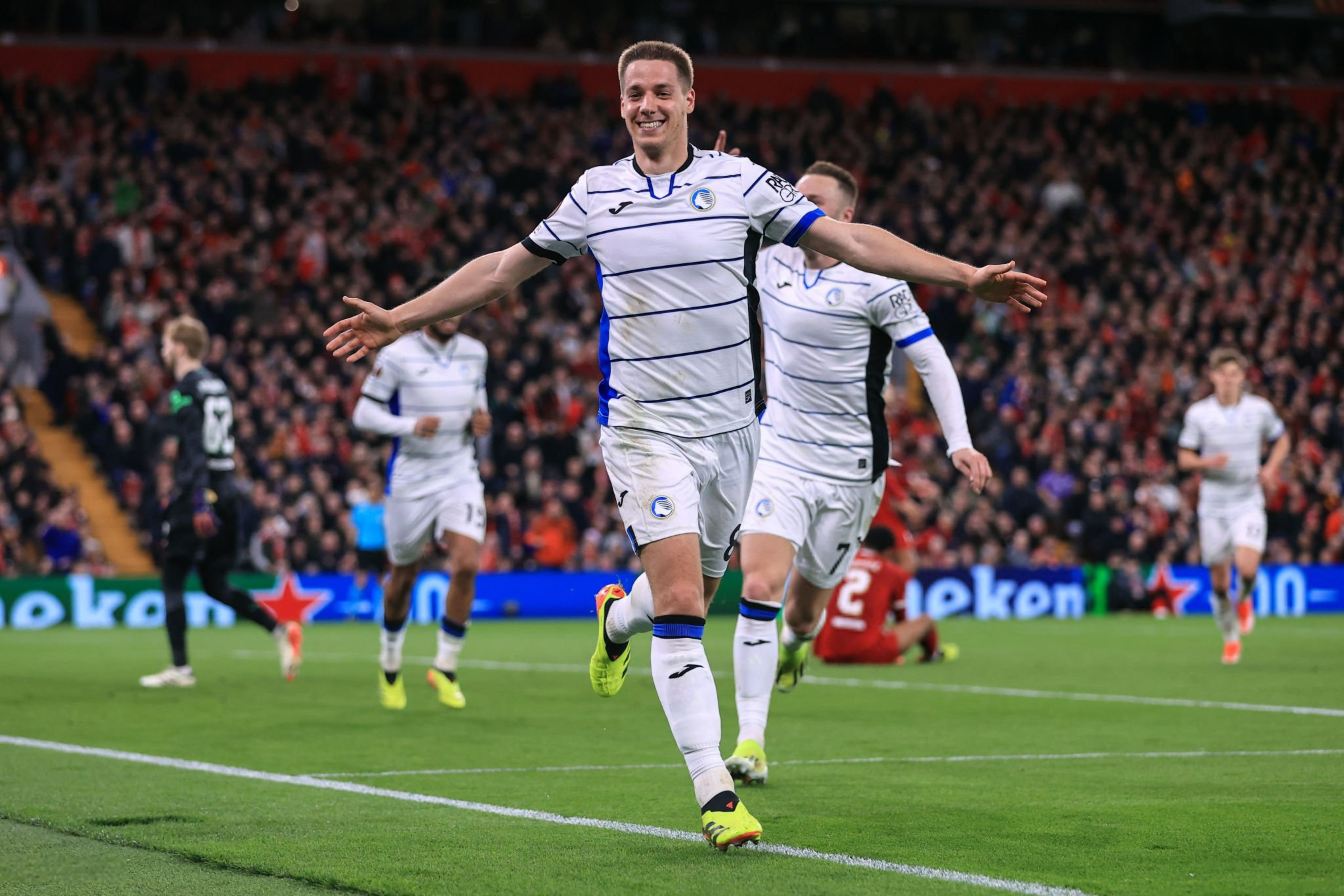 九游娱乐app口碑好-关于欧联倒计时，多伦多猛龙今夜再遭质疑，细节引发关注，话题不断，团队化学反应显著的信息