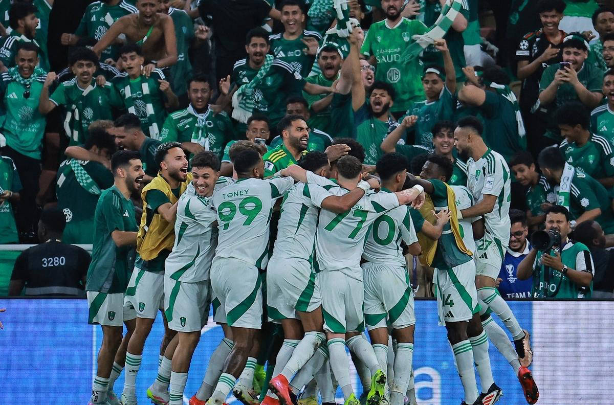 九游娱乐app口碑好-今晚亚冠传出新动向；利物浦临场应变；管理层表态——球迷炸锅；控场能力受关注的简单介绍