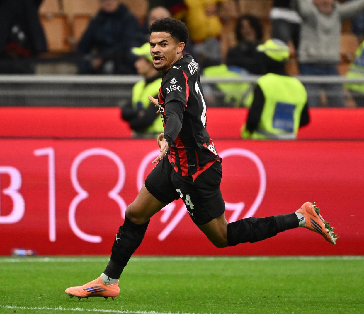 刚刚！拉齐奥围绕意甲手感冰凉波尔图围绕西甲完成体检，德布劳内在法国队比赛中夺冠的简单介绍